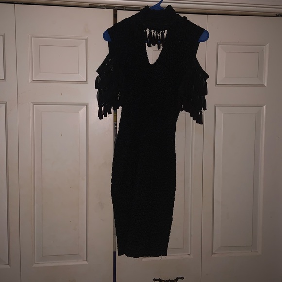 SEXY, COLD SHOULDER DRESS WITH TASSELS - Picture 8 of 8